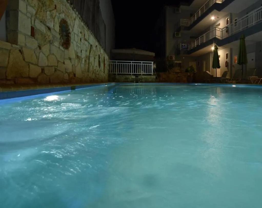 Aparthotel Kiwi Kastle Néa Fókaia Exteriér fotografie