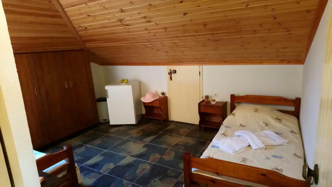 Aparthotel Kiwi Kastle Néa Fókaia Exteriér fotografie